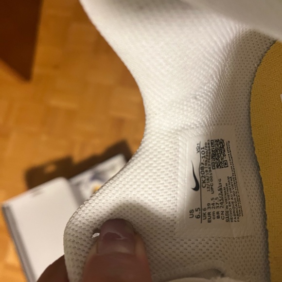 Nike - Kobe shoes - Picture 5 of 5